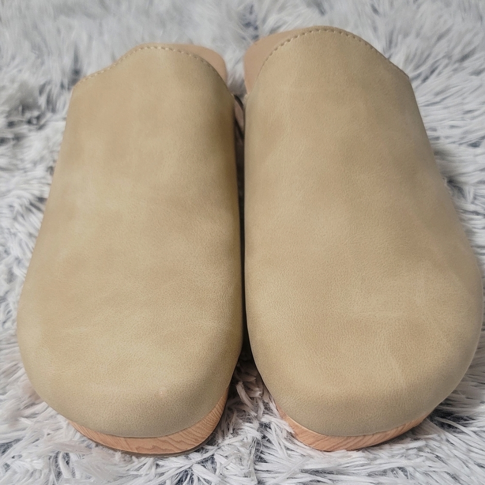 New A.N.A clogs. Very comfy, never used.